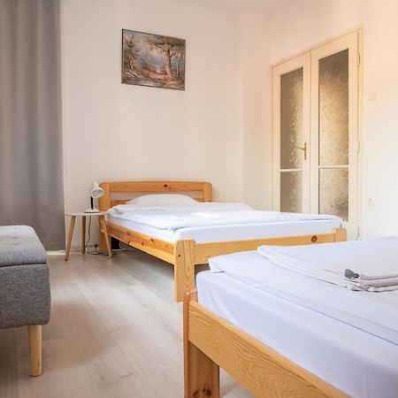 Barat Vendeghaz - Cosy Guesthouse - Teljes Haz Privat Udvarral - 4 Szoba, 2 Fuerdo Segedyn Zewnętrze zdjęcie