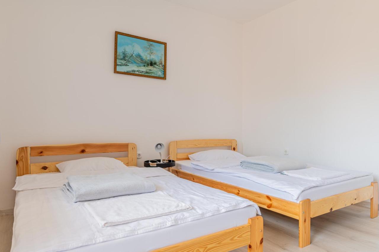 Barat Vendeghaz - Cosy Guesthouse - Teljes Haz Privat Udvarral - 4 Szoba, 2 Fuerdo Segedyn Zewnętrze zdjęcie