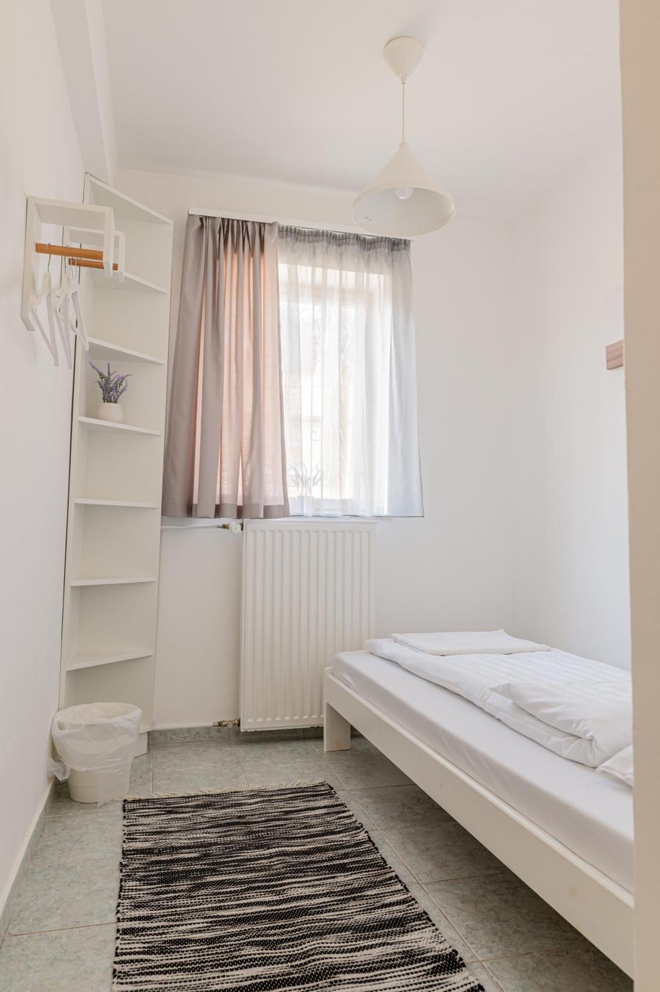 Barat Vendeghaz - Cosy Guesthouse - Teljes Haz Privat Udvarral - 4 Szoba, 2 Fuerdo Segedyn Zewnętrze zdjęcie